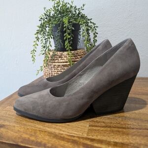 Eileen Fisher Hawk Suede Pump‎ Size 8